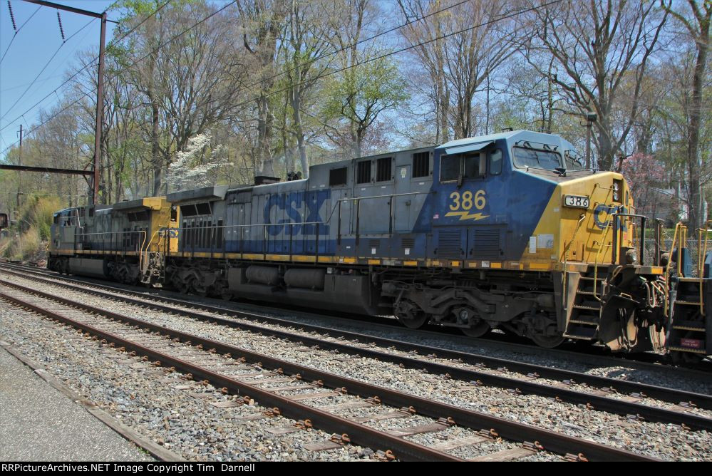 CSX 386 on Q404